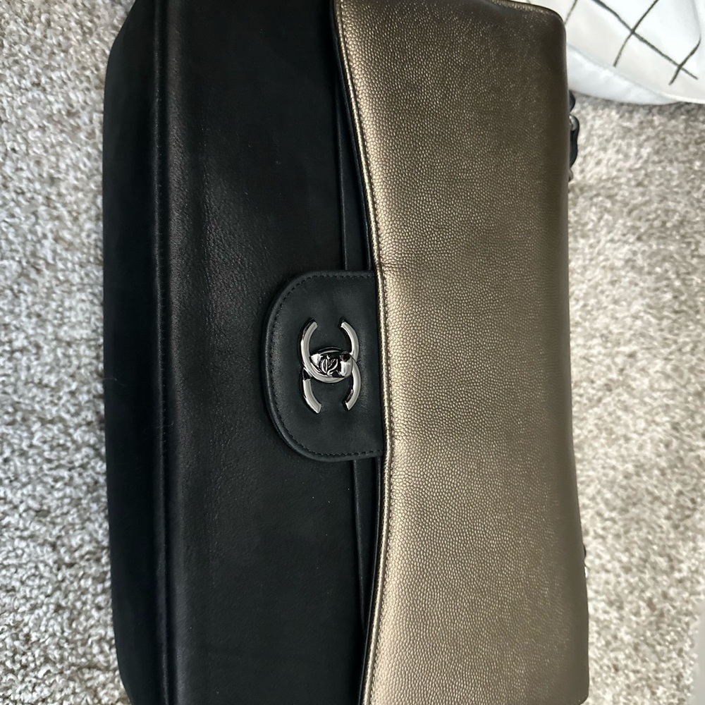 CHANEL limited  Black and pewter Leather Shoulder Bag